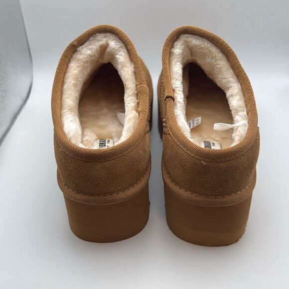 CUSHIONAIRE Women's Slip On Genuine Suede Cozy Mule Platform SIZE 9.5 WIDE CHEST - Picture 4 of 7